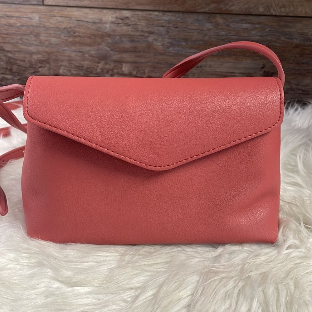 Universal Thread Soft Body Pink Coral Crossbody Shoulder Bag